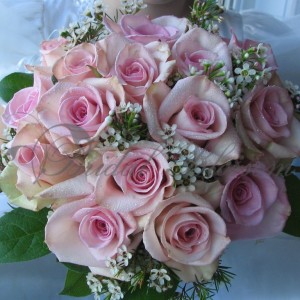 37 - Pink roses bridal bouquet